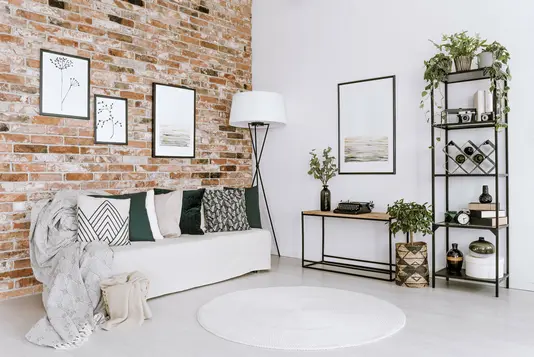 klinker-klinkerriehmchen-fassade-wand-haus-09 Wohnzimmer mit Klinkern